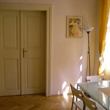 Отель Little Town Budget Прага
