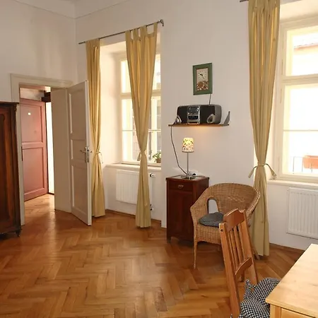 Little Town Budget 3* Прага