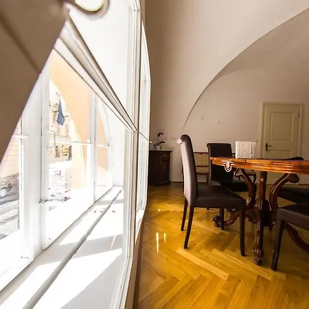 Little Town Budget Hotel Praga