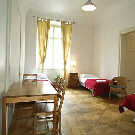 Little Town Budget Prague