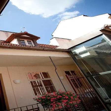 Little Town Budget Prague