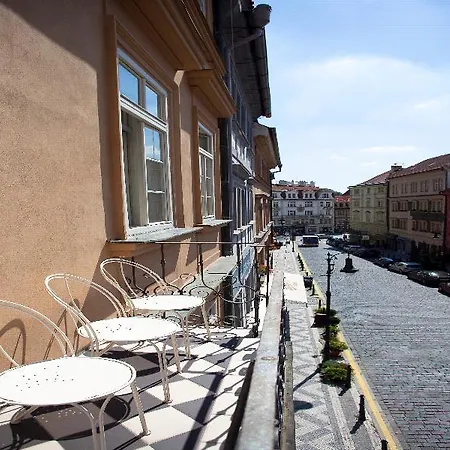 Little Town Budget Prague