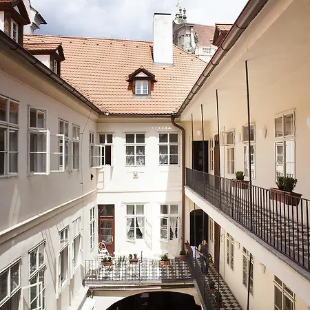 Little Town Budget 3* Praga