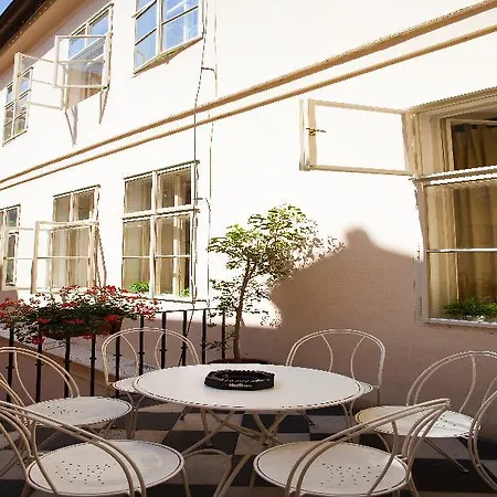 Little Town Budget Hotel Praga