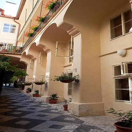 Little Town Budget Ξενοδοχείο 3*