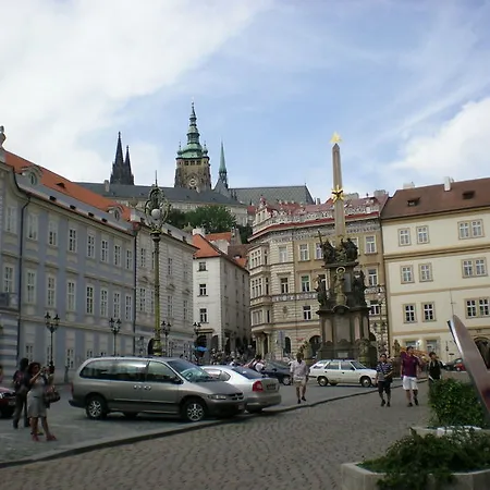 Little Town Budget Отель