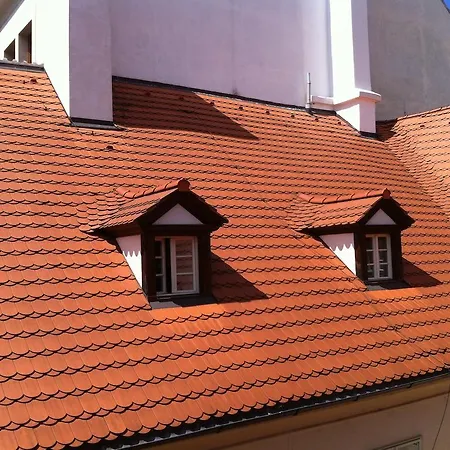 Little Town Budget Прага